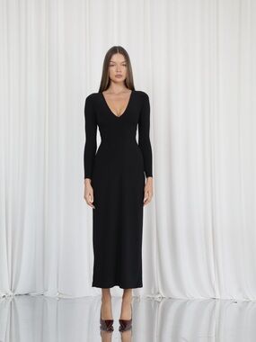 AYM Taylor Dress — Black V-Neck Long Sleeve Maxi Dress
